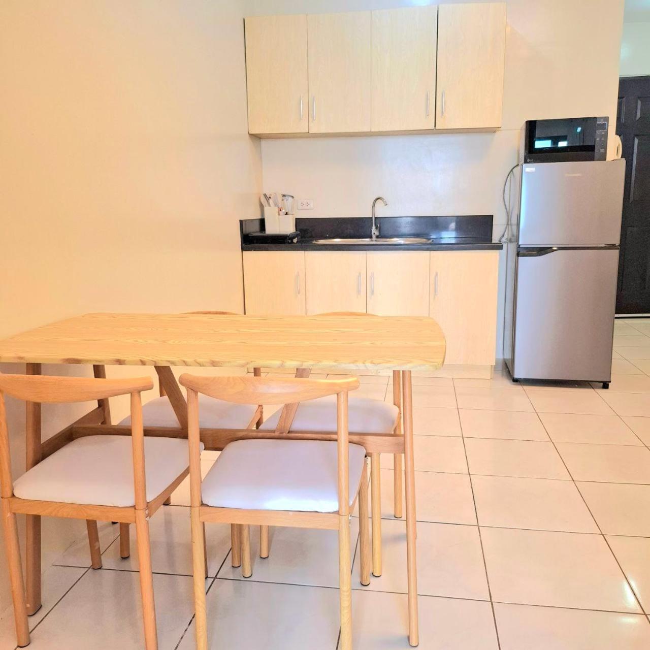 Manila Bayview Rental Exteriör bild