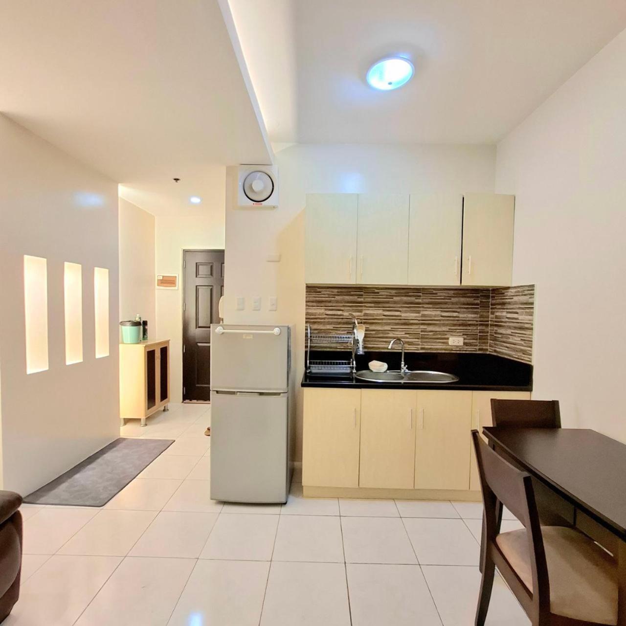 Manila Bayview Rental Exteriör bild